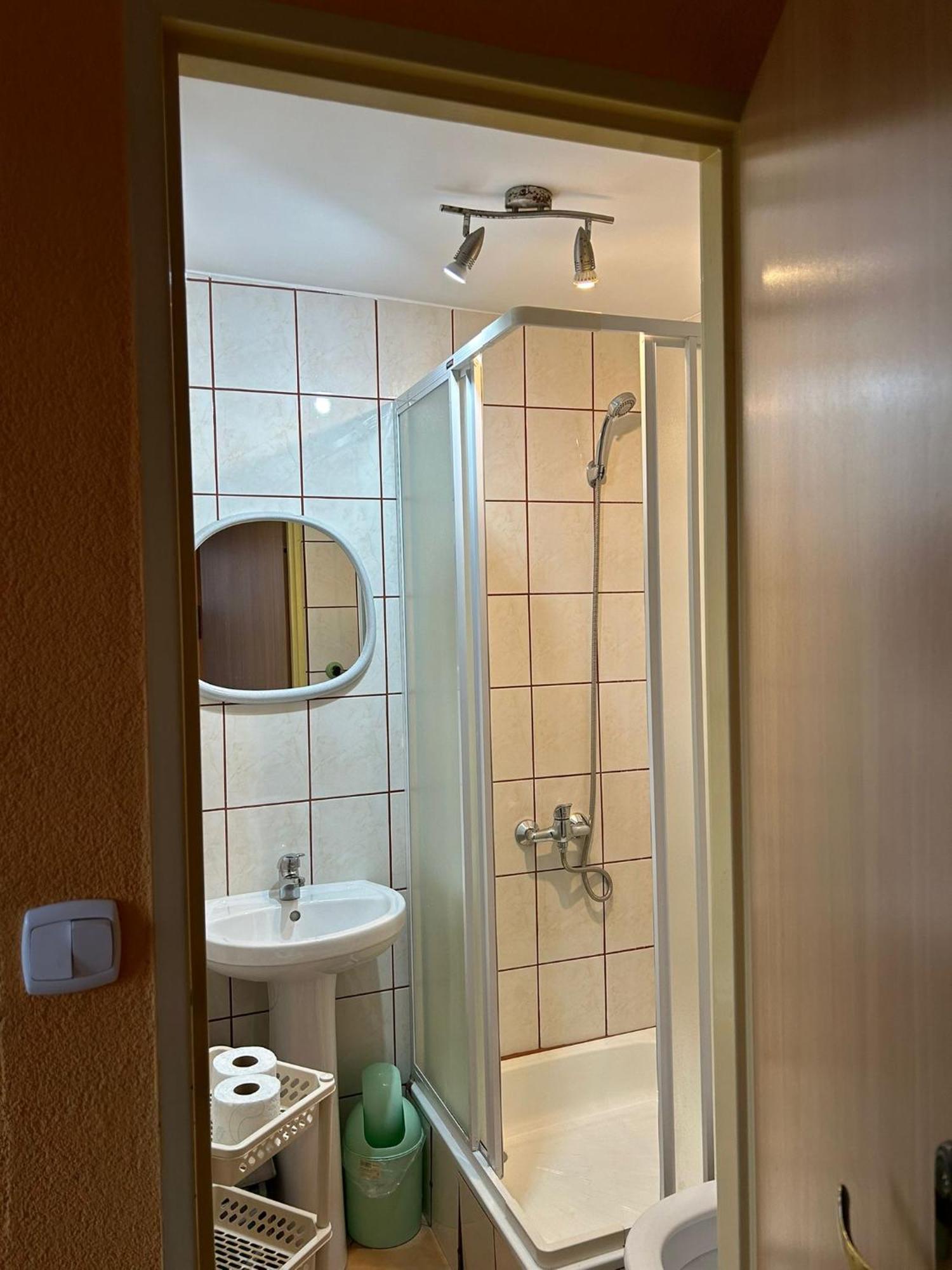 Apartamenty I Pokoje Z Widokiem Na Jezioro Wielewskie Buitenkant foto