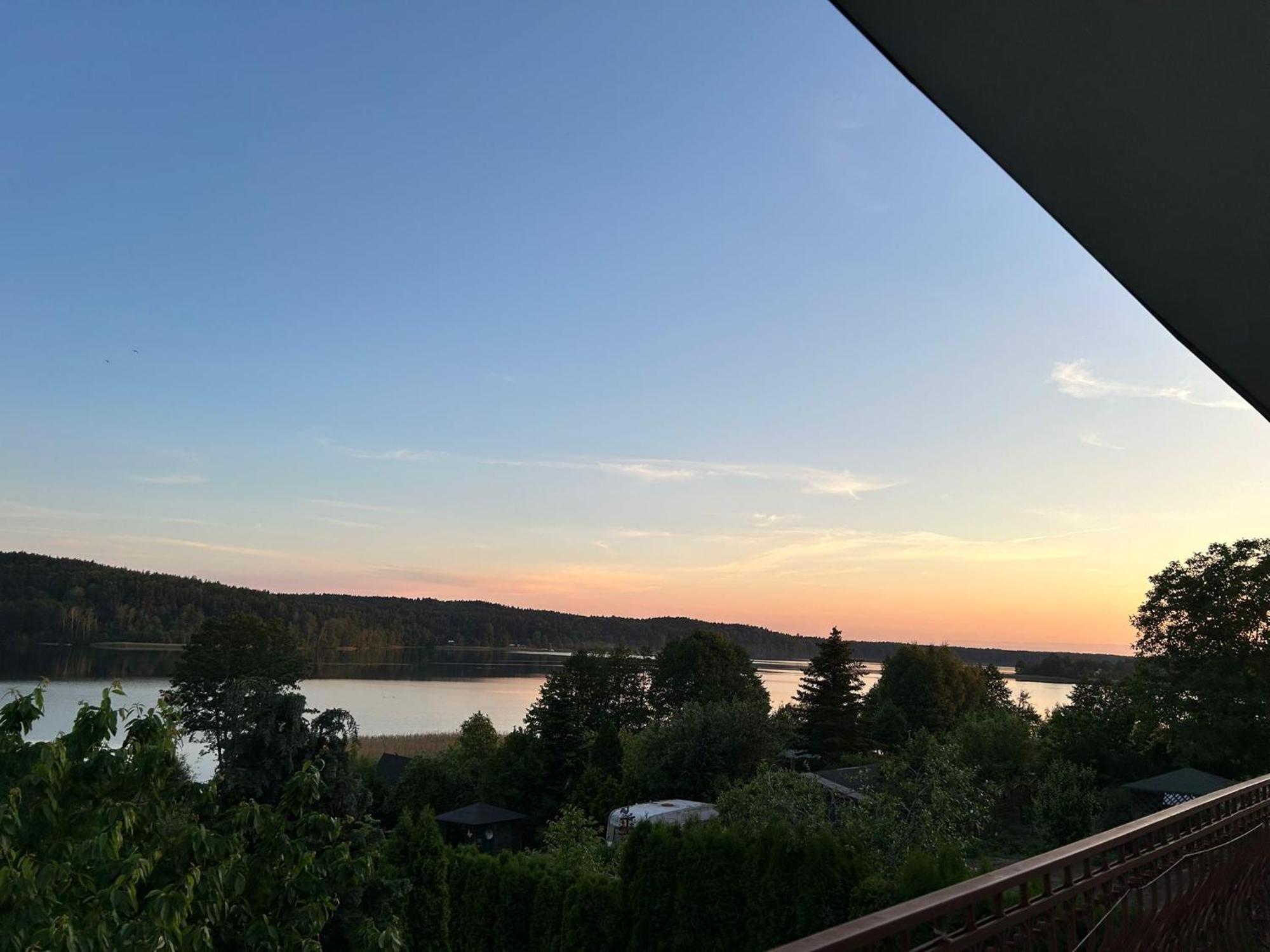 Apartamenty I Pokoje Z Widokiem Na Jezioro Wielewskie Buitenkant foto